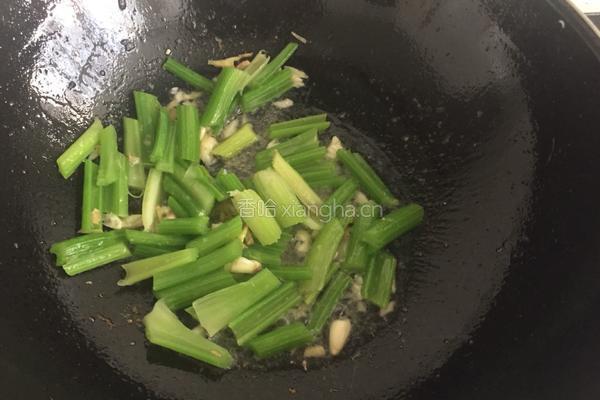 西芹腰果虾仁的做法图解14