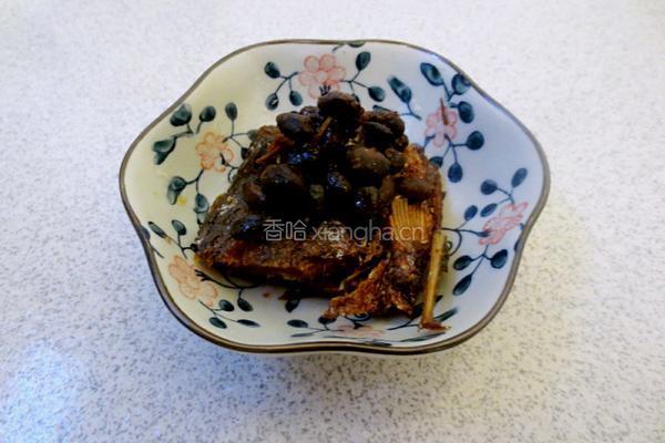豆豉鲮鱼绿豆芽的做法图解2