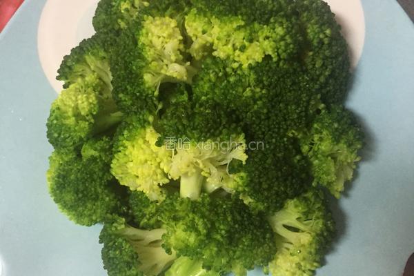 凉拌西兰花的做法图解3