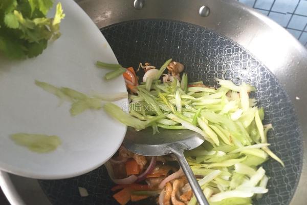 肉片炒西芹的做法图解12