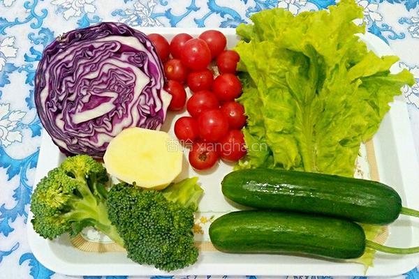 芝麻蔬菜沙拉的做法图解1