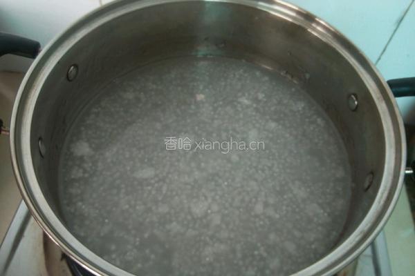 牛奶西瓜西米露的做法图解3