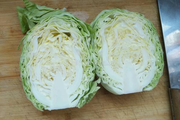 包菜饺子馅的做法图解1