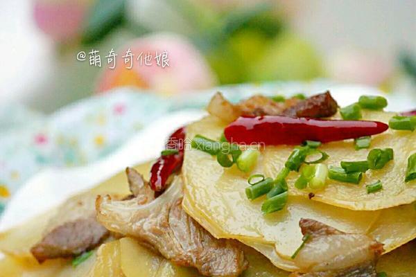 土豆炒肉片的做法图解1