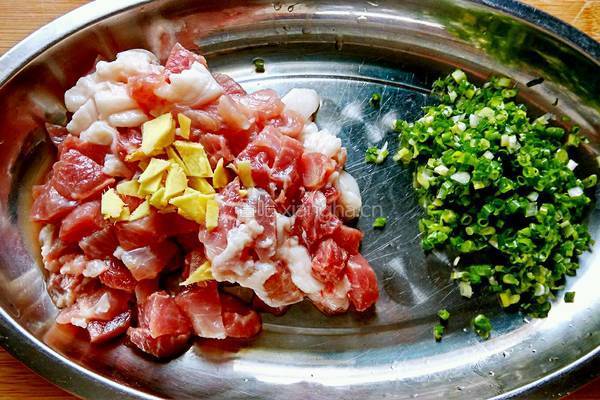 萝卜肉丸子的做法图解4