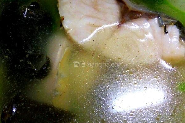 黑木耳草鱼肉片汤的做法图解18