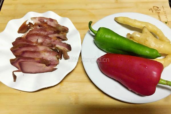 仔姜炒卤猪舌的做法图解1