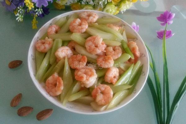 芹菜虾仁的做法图解7