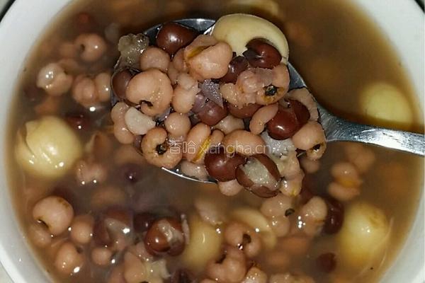 红豆薏米莲子粥的做法图解7