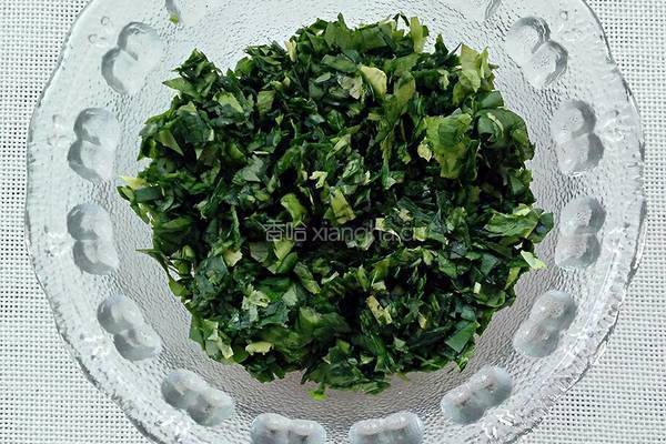 芹菜叶饼的做法图解1