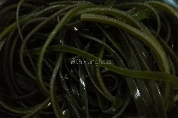 凉调海带丝的做法图解1
