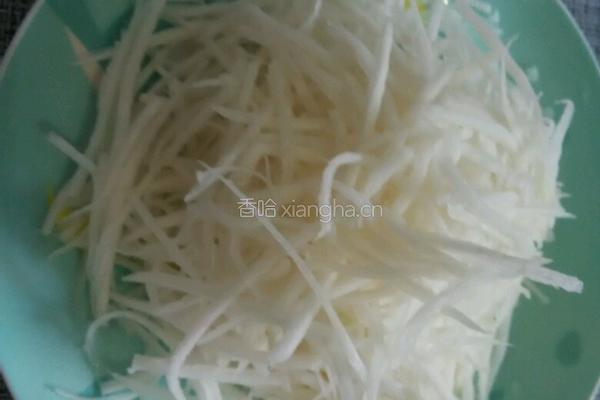 白萝卜丝汤的做法图解2