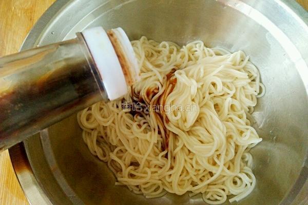 黄瓜拌面的做法图解4