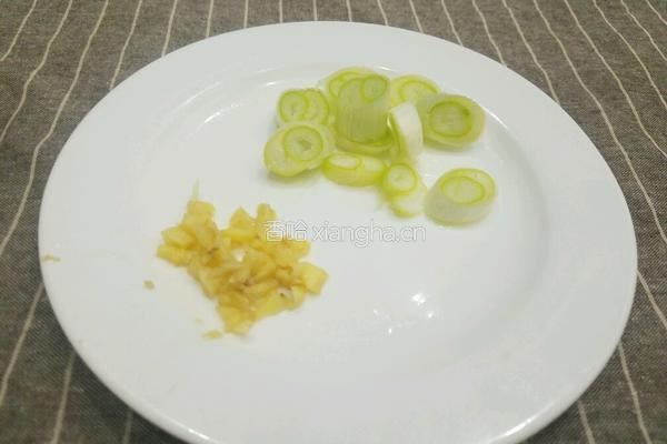 冬瓜鸡腿汤的做法图解3