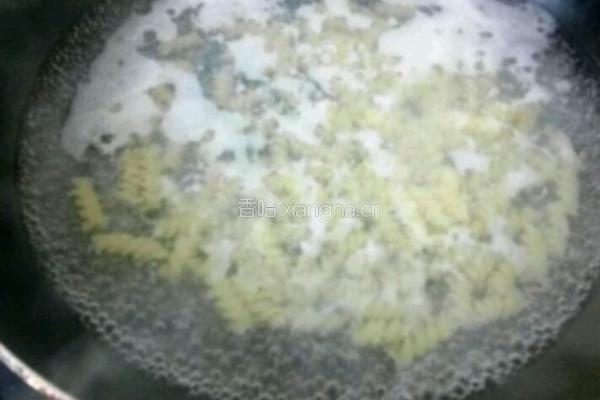意大利螺丝面的做法图解2