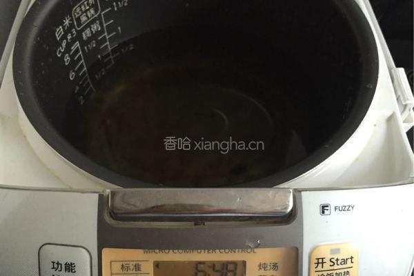 桂花葡萄干桃胶羹的做法图解4