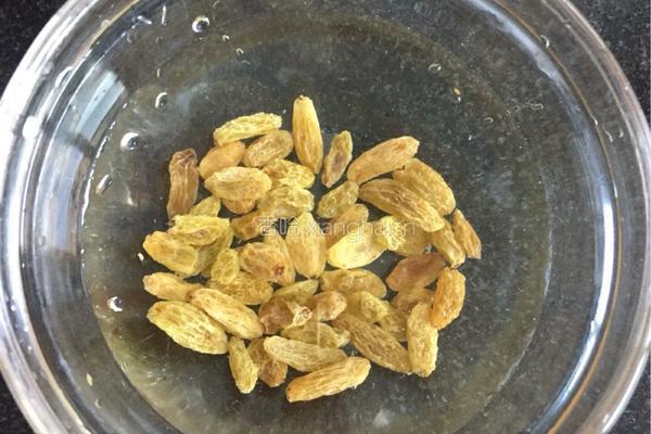 桂花葡萄干桃胶羹的做法图解5