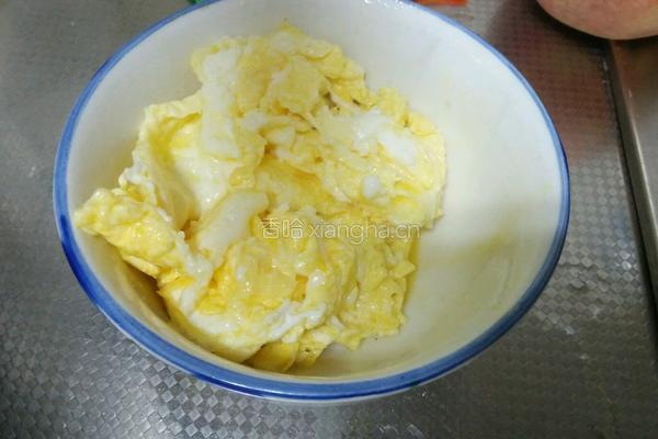 洋葱鸡蛋炒面的做法图解3