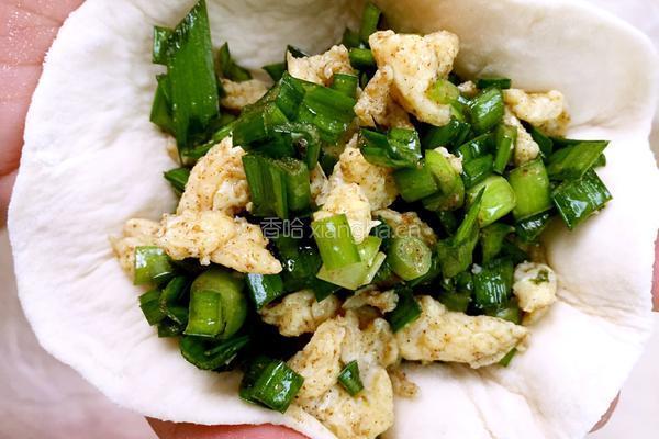 韭菜鸡蛋包子的做法图解9