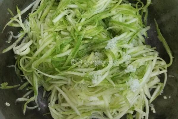 葫芦馅素菜包子的做法图解7