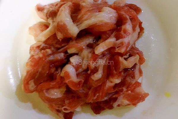 青红椒炒牛肉的做法图解1