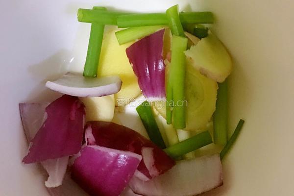 青红椒炒牛肉的做法图解3