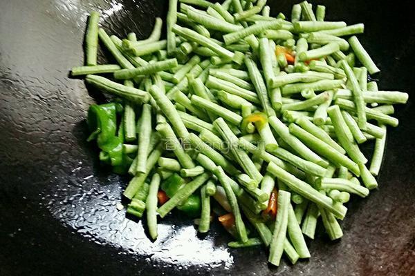 青椒豇豆的做法图解5