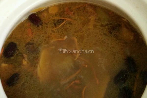 香菇虫草炖鸡的做法图解3