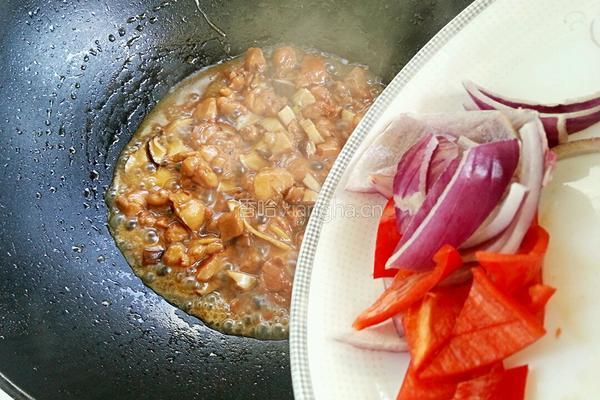 香菇鸡肉煲仔饭的做法图解13