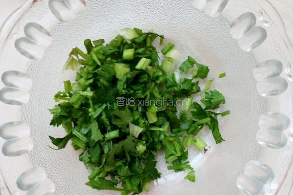 韭菜剁辣椒的做法图解1