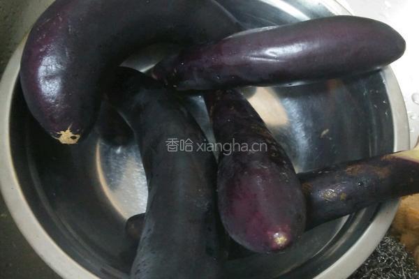 酱扒茄条的做法图解1