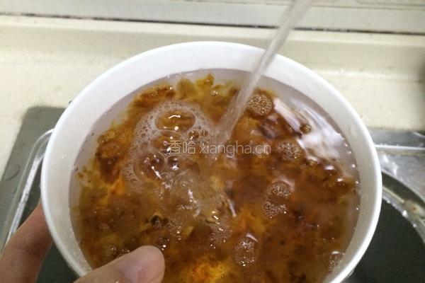 牛奶桃胶银耳羹的做法图解5