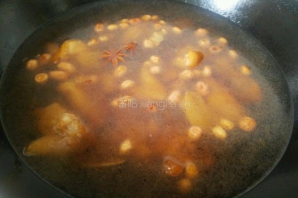 黄豆花生炖猪蹄的做法图解8