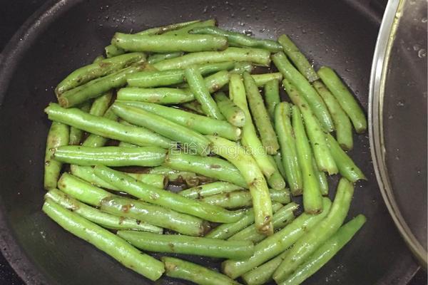豆瓣酱炒刀豆的做法图解4