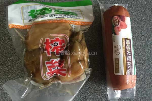 火腿肠炒榨菜的做法图解1