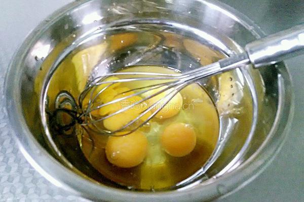 青椒煎鸡蛋的做法图解3