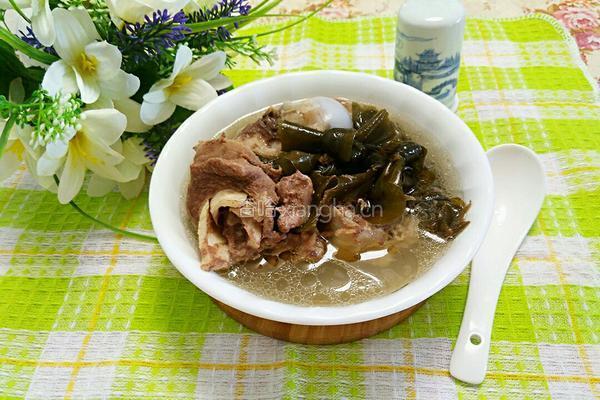 海带筒骨汤的做法图解5