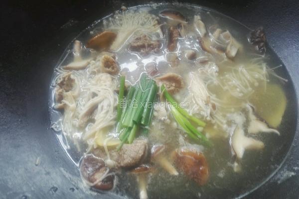 双菇滚鸭汤的做法图解7