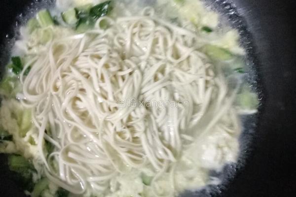 黄瓜鸡蛋面的做法图解7