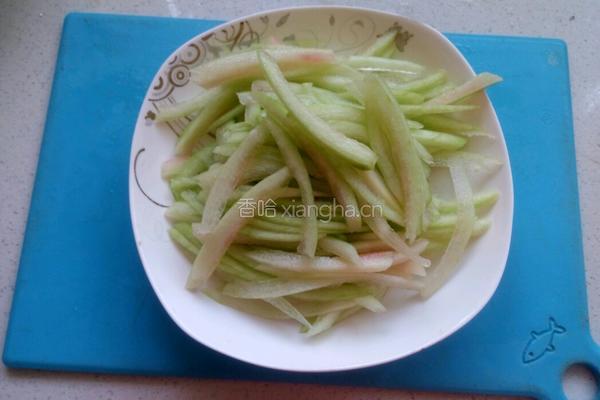 凉拌西瓜皮的做法图解3
