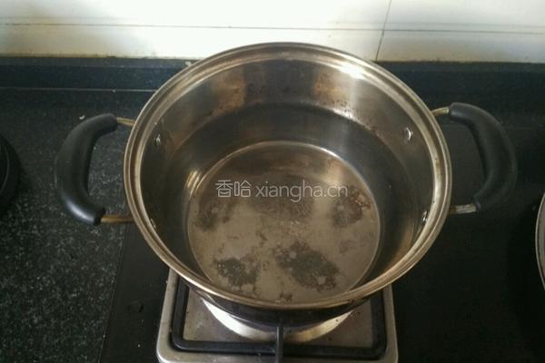 奶汤鲫鱼的做法图解4