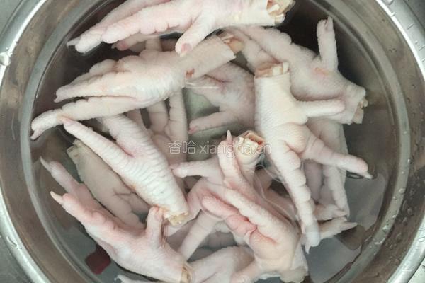 糖醋凤爪的做法图解1