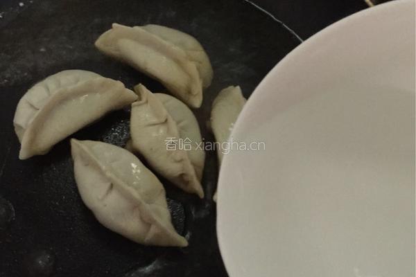 煎饺的做法图解3