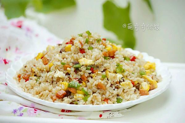 五彩火腿炒饭的做法图解8