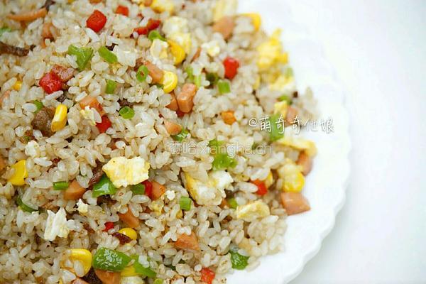 五彩火腿炒饭的做法图解10