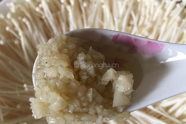 蒜蓉剁椒金针菇的做法图解3