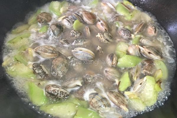 蛤蜊丝瓜汤的做法图解5