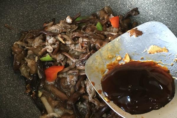 鲜榛蘑炒辣椒的做法图解15