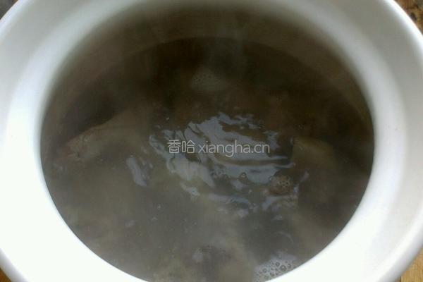 蘑菇炖排骨的做法图解4