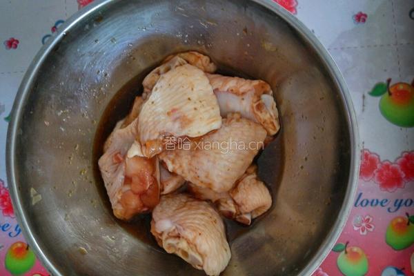 土豆炖鸡翅的做法图解2
